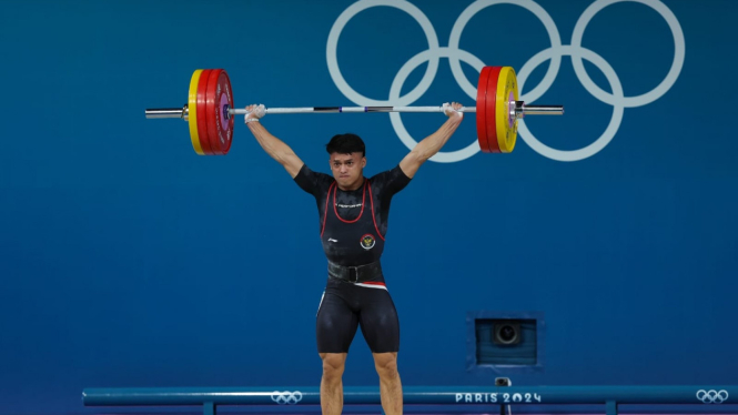 Rizki Juniansyah, medali emas angkat besi kelas 73kg Olimpiade 2024