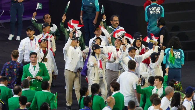 Tim Indonesia di Upacara Penutupan Olimpiade 2024