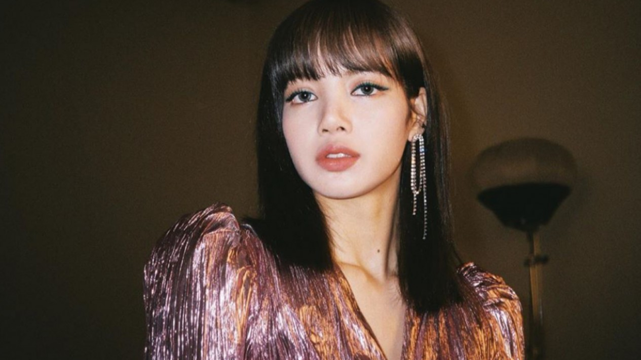 Unggah Foto yang Sama, Lisa BLACKPINK Dikabarkan Liburan Bersama