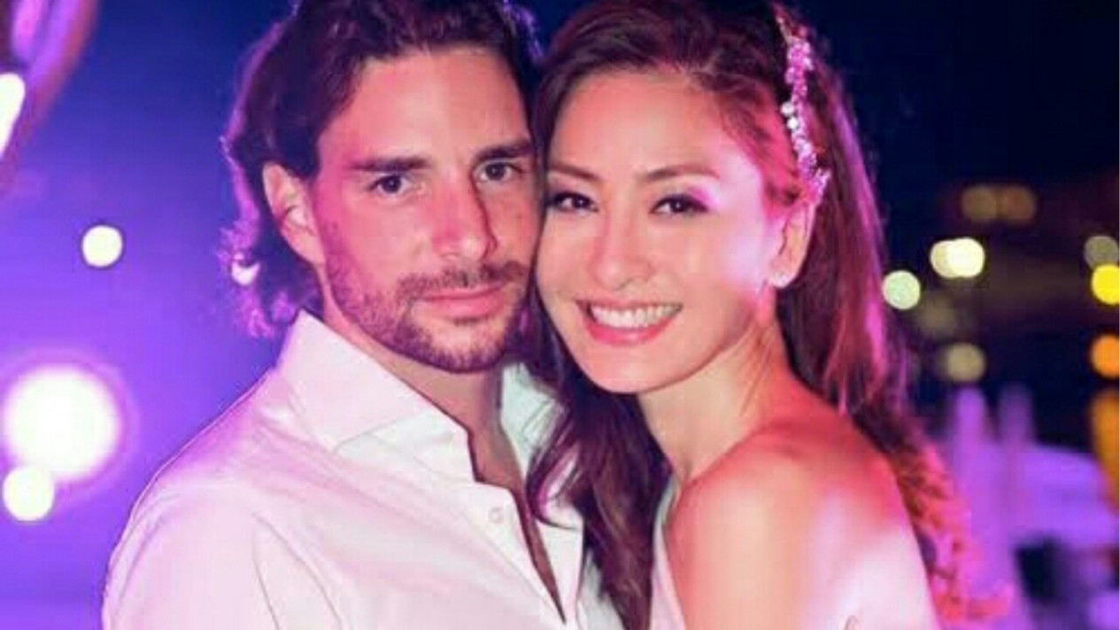 背妻偷食】周汶錡丈夫珠寶世家出身比太太年輕3歲曾埋怨被管束太多, image size:1265x711