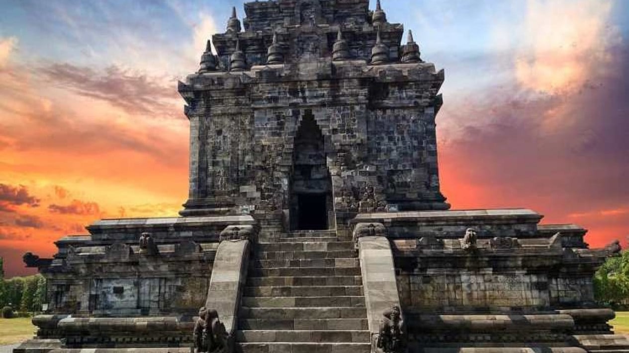 Pesona Candi Mendut, Objek Wisata Populer yang Kaya Akan Filosofis