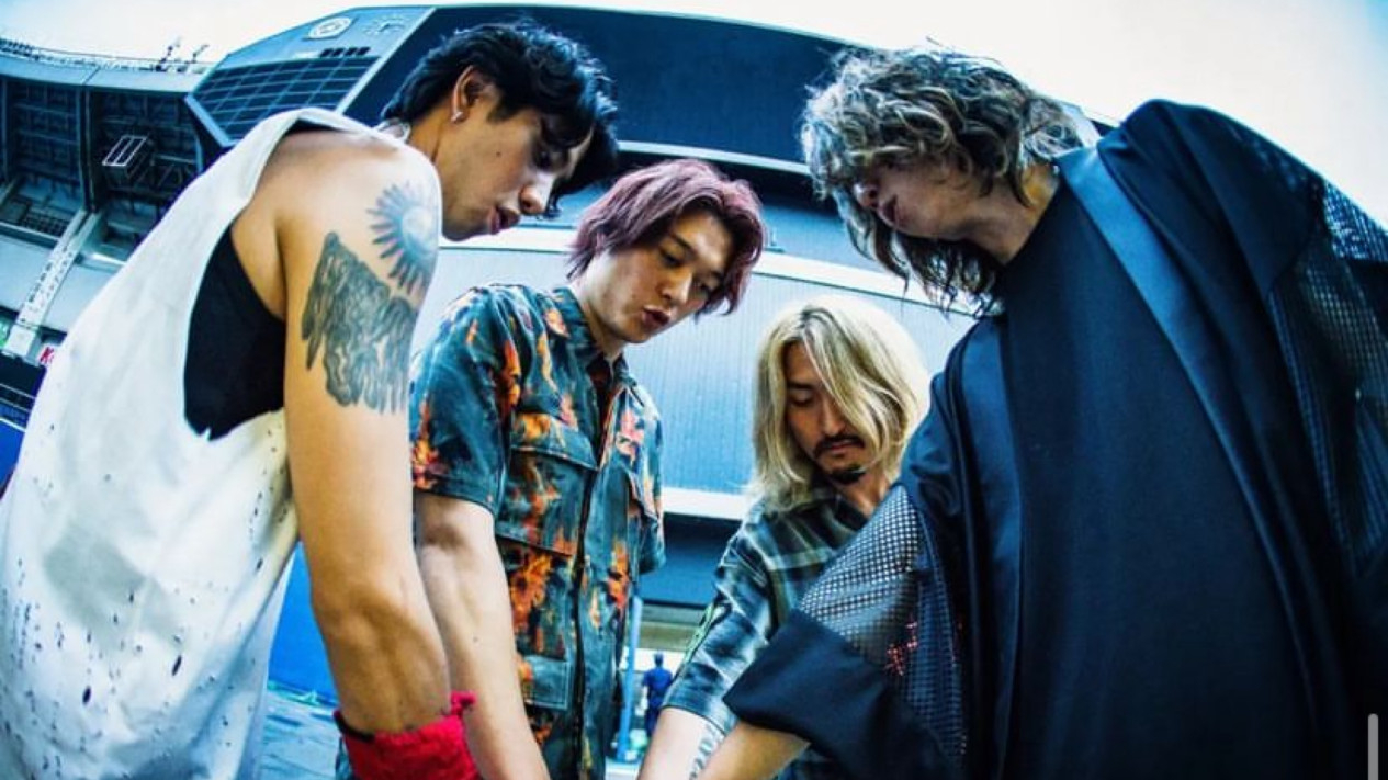 ONE OK ROCK: Stand Out Fit In [OFFICIAL VIDEO] 