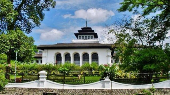 Jadi Salah Satu Ikon Bandung Ini Sejarah Gedung Sate 4191