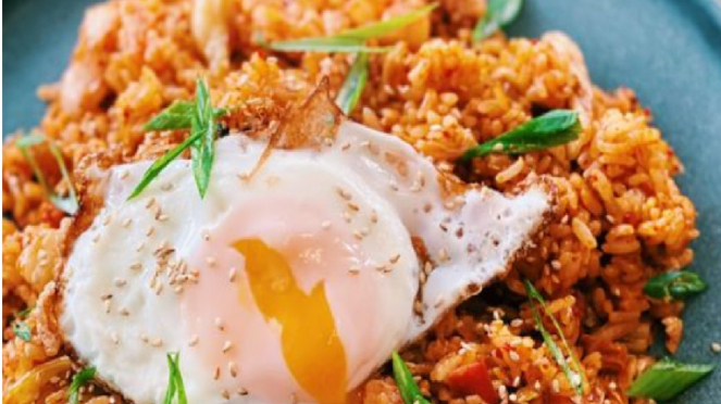 Resep dan Cara Membuat Nasi Goreng Kimchi Seperti di Drama Korea