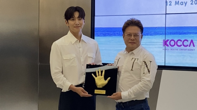 Kembali Datangi Jakarta, Ji Chang Wook Letakan Handprinting di KOREA 360