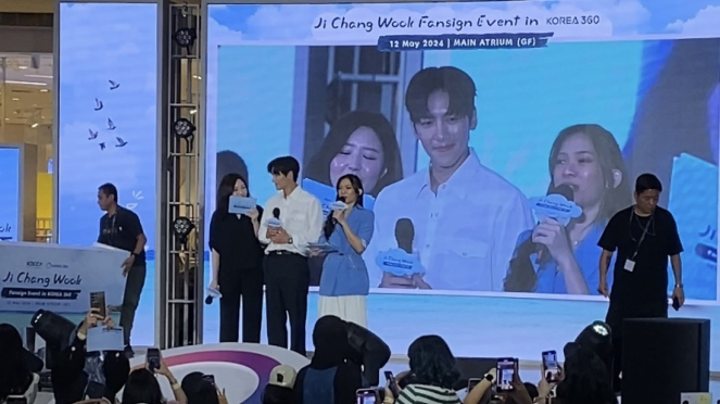 Ji Chang Wook Ajak 5 Fans Beruntung Selfie Bareng Saat Fansign di KOREA