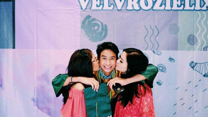 Devano Danendra, Salshadilla, Iis Dahlia