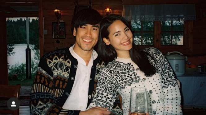 Yaya Urassaya dan Nadech Kugimiya