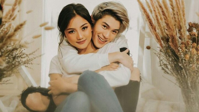 Marion Jola dan Julian Jacob