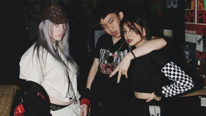 Niki Zefanya, Rich Brian, dan Billie Eilish