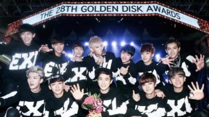 EXO memenangkan penghargaan di Golden Disk Awards 2013