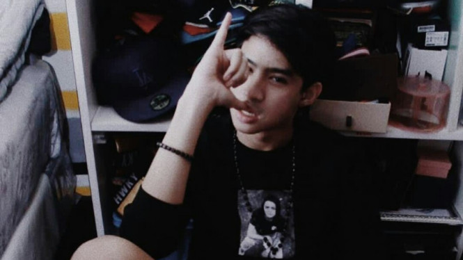 Instagram/@devdanendra