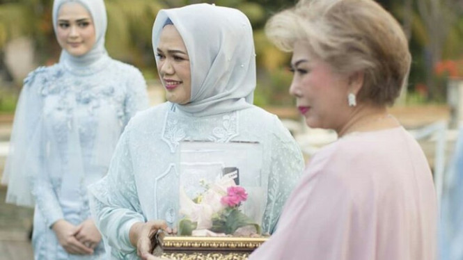 Cut Meyriska dan Roger Danuarta