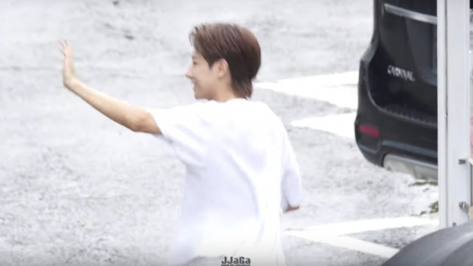 Renjun NCT Dream menyapa para penggemar