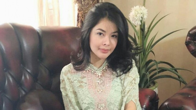 Instagram/@elviacerolline