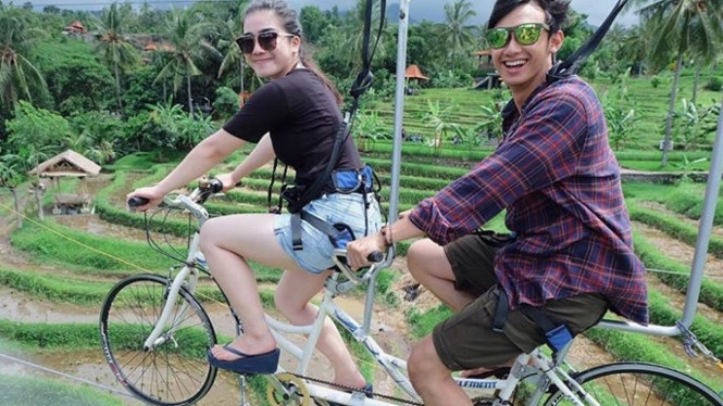 Hito Caesar dan Felicya Angelista