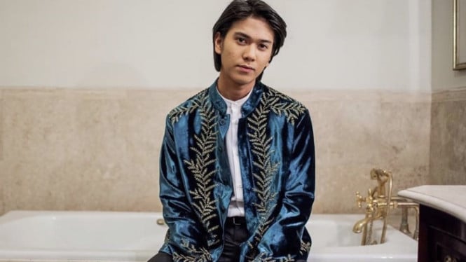www.instagram.com/iqbaal.e