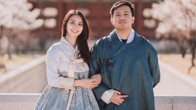 instagram/@clairineclay