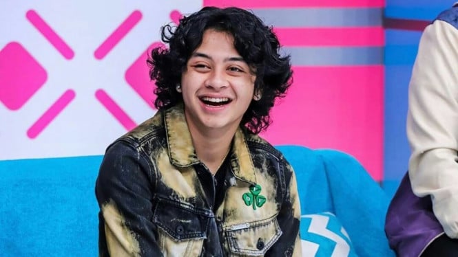 Instagram/@bastiansteel