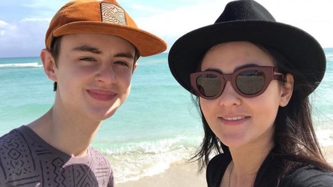Jaeden Lieberher dan sang Ibu