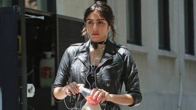 Instagram/@dressyou_up_store