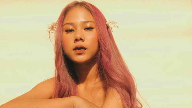 Instagram/@cakecaine