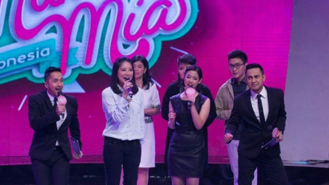 Claudia Emmanuela di Mamamia 2014