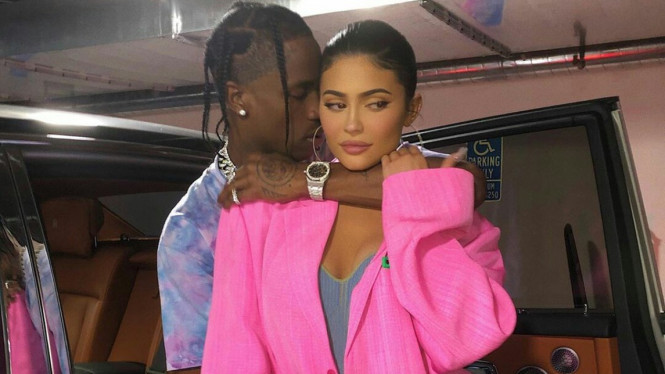 Kylie Jenner dan Travis Scott