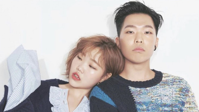 AKMU