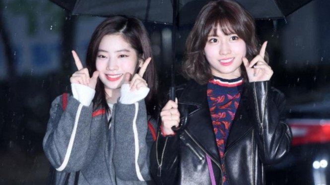 Dahyun dan Momo TWICE