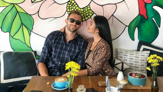 Spasojevic dan istri, Lehly Spaso