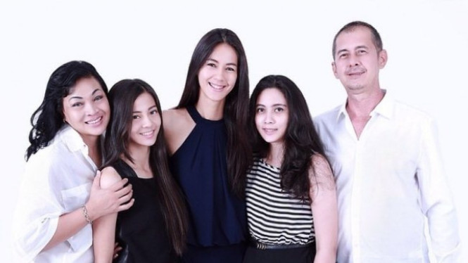 Paula Verhoeven, Chelzea Verhoeven