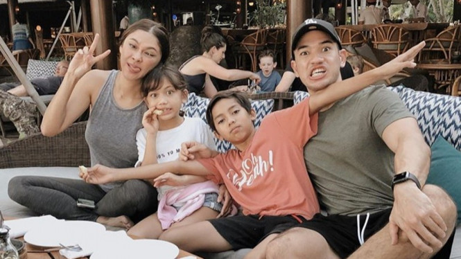 Instagram/@nanamirdad_