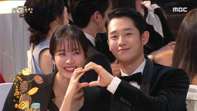 Han Ji Min dan Jung Hae In