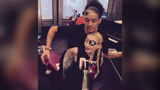 Ahlamalik williams, madonna