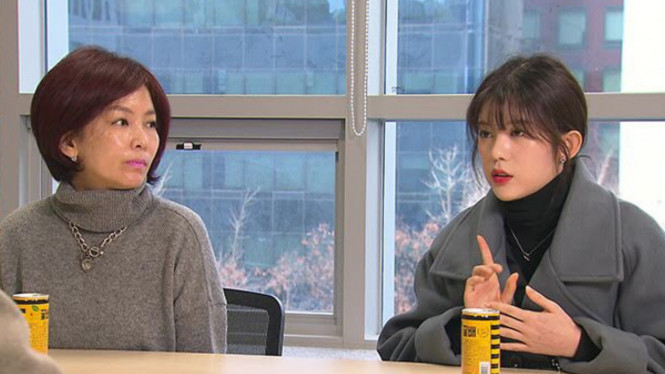 Daisy MOMOLAND dan Ibunya