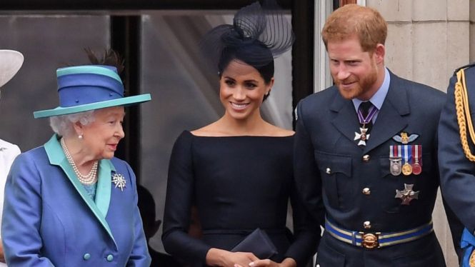 Pangeran Harry Tak Diundang, Meghan Markle Diminta Balikin Tiara Ratu