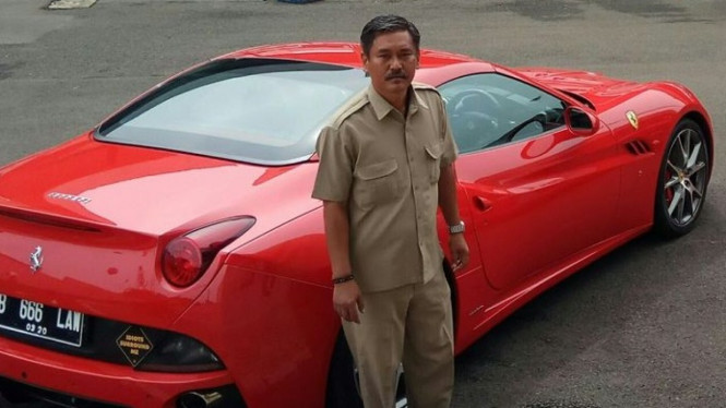 Sunarto Hotman Paris