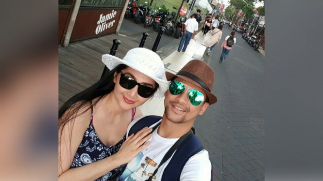 Lucky Perdana - Veronica