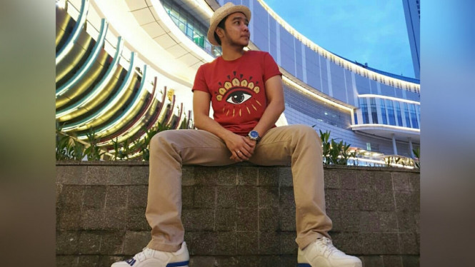 Abash - Lucinta Luna