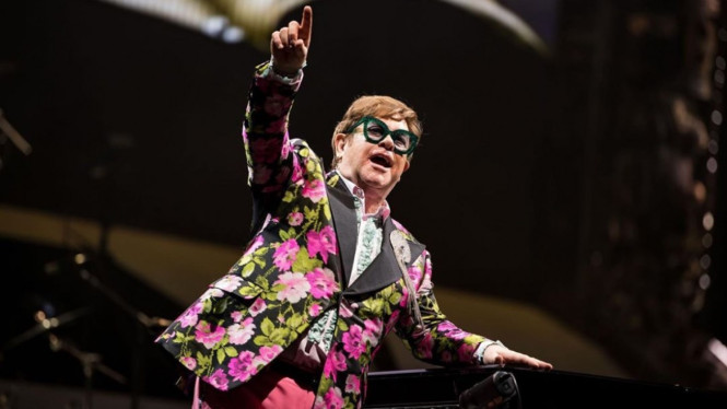 Instagram/@eltonjohn