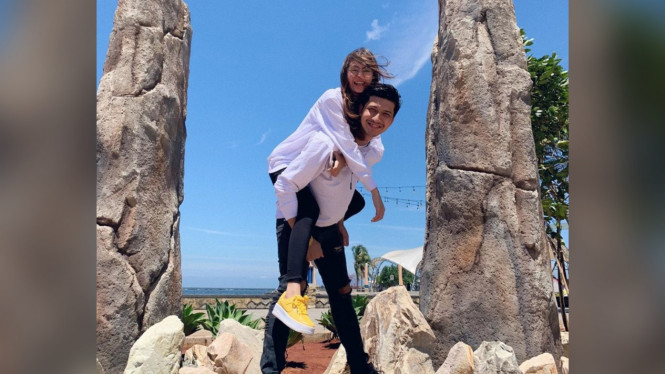 Aditya Zoni dan Zoe Abbas