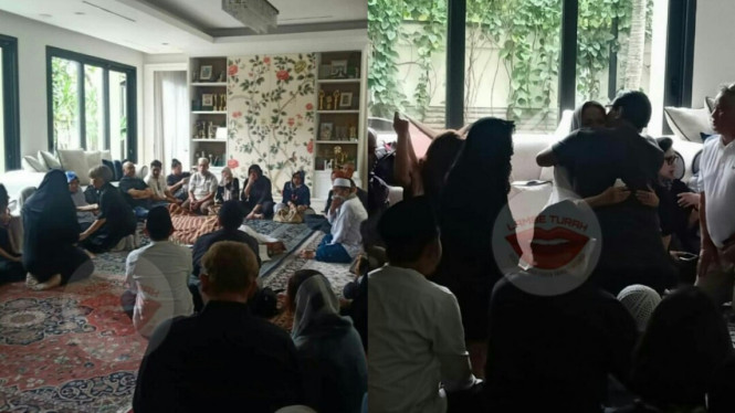 Ashraf Sinclair suami BCL meninggal