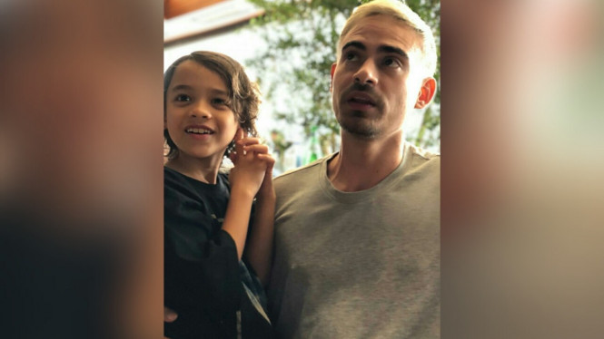 Ashraf Sinclair - Noah Sinclair