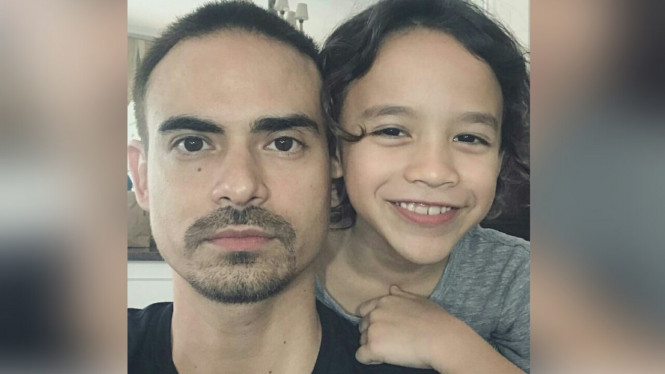 Ashraf Sinclair - Noah Sinclair