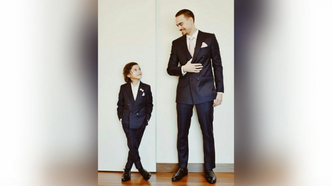 Ashraf Sinclair - Noah Sinclair