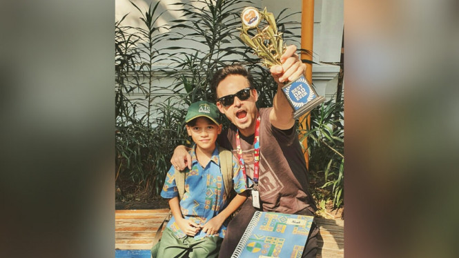 Ashraf Sinclair - Noah Sinclair