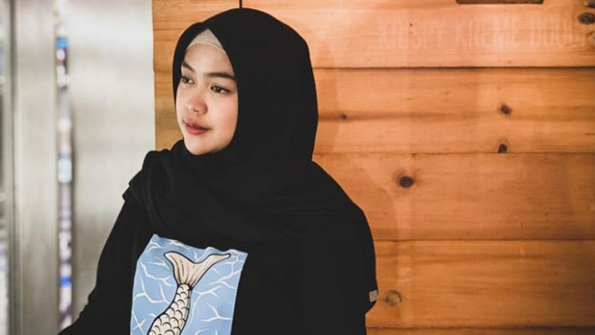 Instagram/@riaricis1795