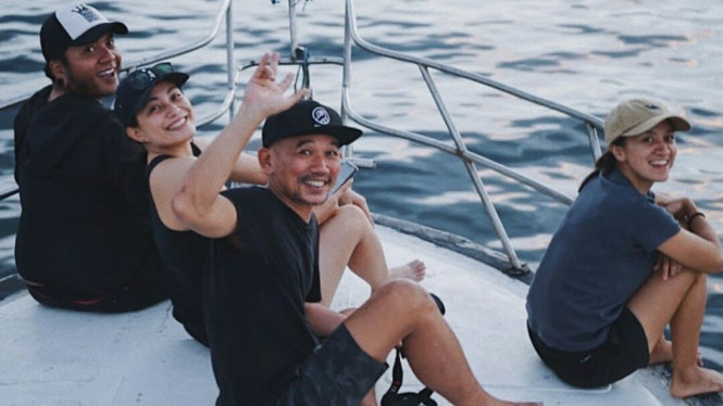 Shara istri kedua Erix Soekamti