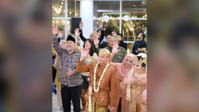 Indro warkop, satria dono